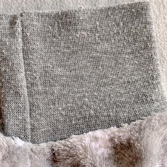 8/$20 Penguin Plush Lounge Pajama Pants Size Medium 10/12 - Picture 4 of 7